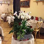 Logis Restaurant La Grange Du Relais Colombey-les-Deux-Eglises