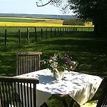 Logis Restaurant La Grange Du Relais Hotel