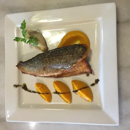 Logis Restaurant La Grange Du Relais Hotel