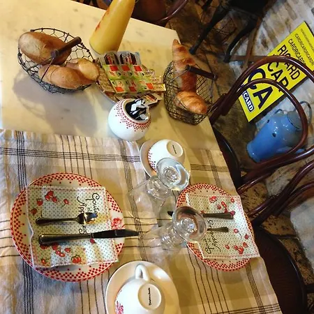 Logis Restaurant La Grange Du Relais Colombey-les-Deux-Eglises