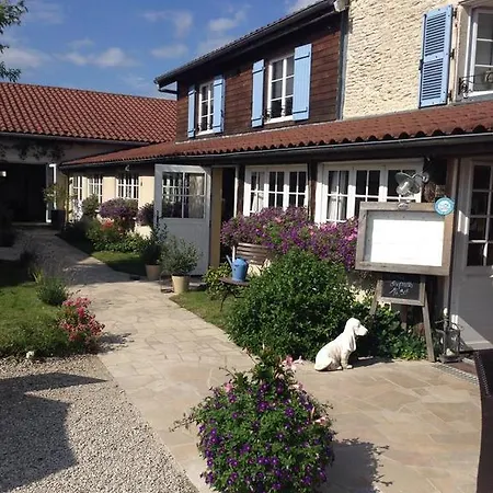 Logis La Grange Du Relais Hotel