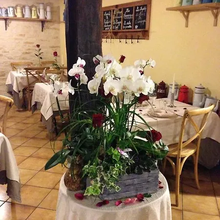 Logis Restaurant La Grange Du Relais Colombey-les-Deux-Eglises