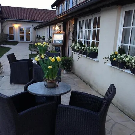 Logis Restaurant La Grange Du Relais Hotel