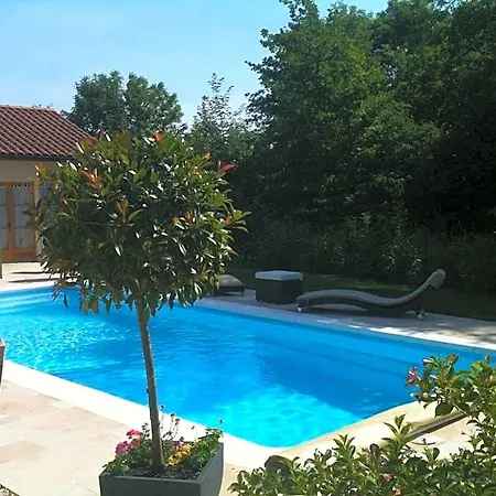 Logis Restaurant La Grange Du Relais Hotel