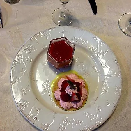 Logis Restaurant La Grange Du Relais Hotel