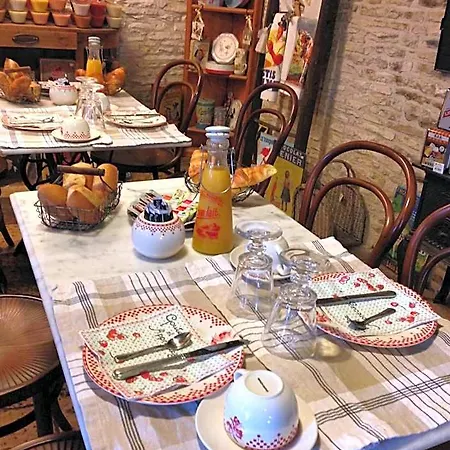 Logis Restaurant La Grange Du Relais Hotel Colombey-les-Deux-Eglises