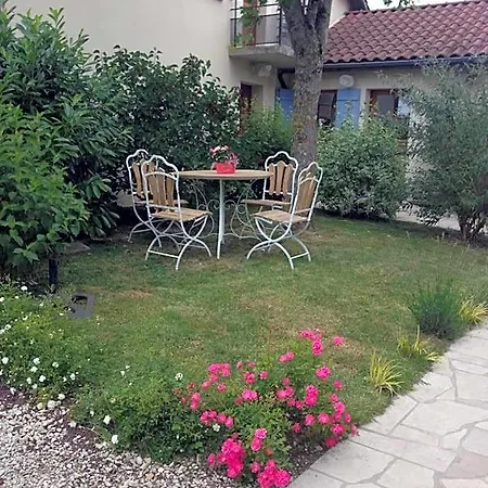 Logis Restaurant La Grange Du Relais Colombey-les-Deux-Eglises