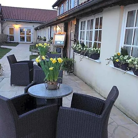 Logis Restaurant La Grange Du Relais Colombey-les-deux-Églises