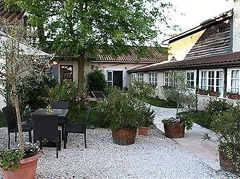 Logis La Grange Du Relais Hotel 2*