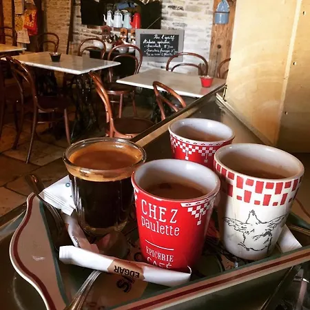 Logis La Grange Du Relais Коломбе-ле-дёз-Эглиз