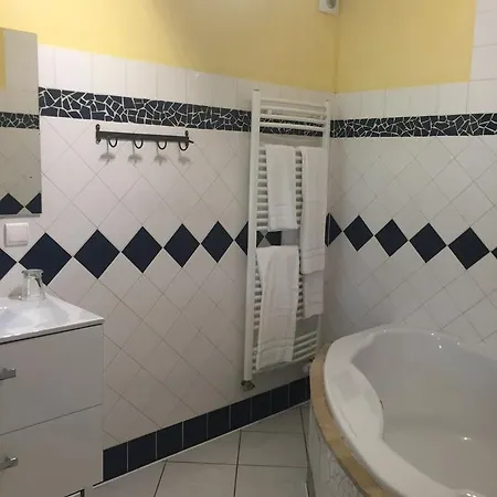 Logis La Grange Du Relais 2*