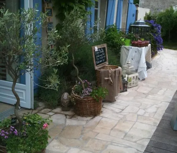 Logis Restaurant La Grange Du Relais Hotel Colombey-les-deux-Églises