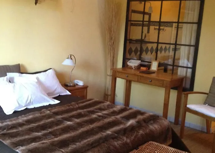 Hotel Logis Restaurant La Grange Du Relais 2*