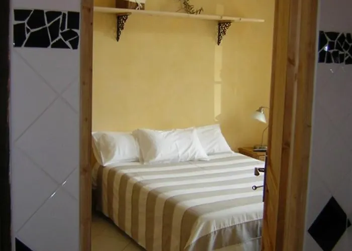 Hotel Logis Restaurant La Grange Du Relais 2*