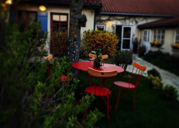 Hotel Logis Restaurant La Grange Du Relais