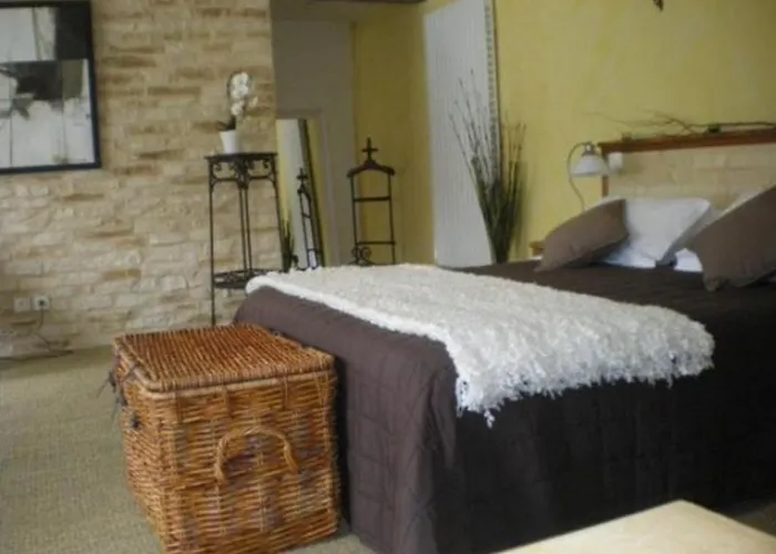 Logis Restaurant La Grange Du Relais Colombey-les-deux-Églises